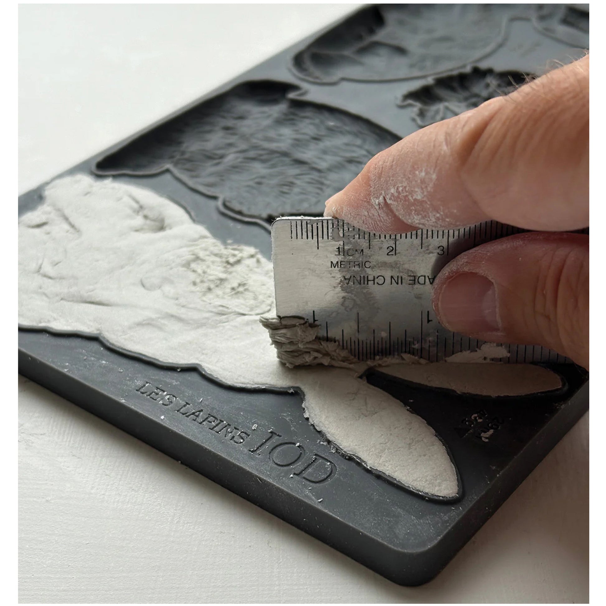 IOD Les Lapins Decor Mould - Iron Orchid Designs Spring Collection