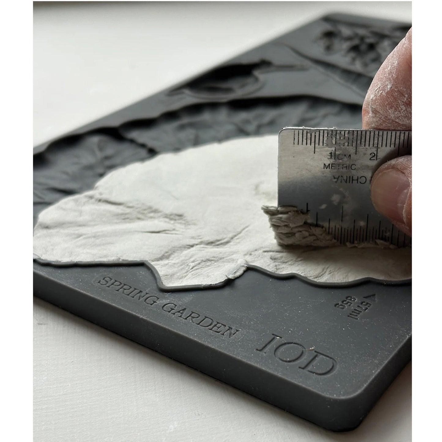 IOD Spring Garden Decor Mould - Iron Orchid Designs Spring 2026