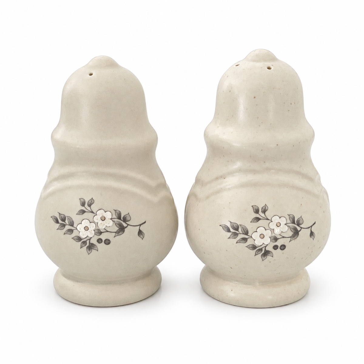Vintage Pfaltzgraff Heirloom Salt & Pepper Shaker Set - Made in China