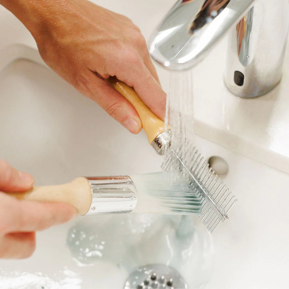 Paintbrush Cleaning Tool by Zibra