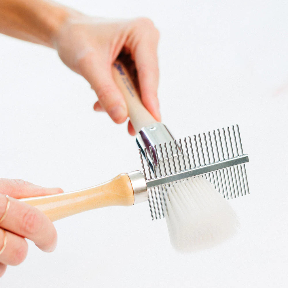 Paintbrush Cleaning Tool by Zibra
